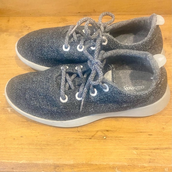All birds sneakers, women’s size 11 - Picture 2 of 4